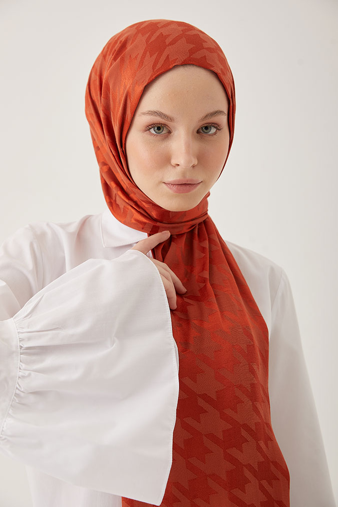 Parlak Jakar Kaz Ayağı