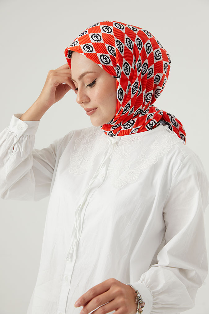 Pliseli Eşarp Model B