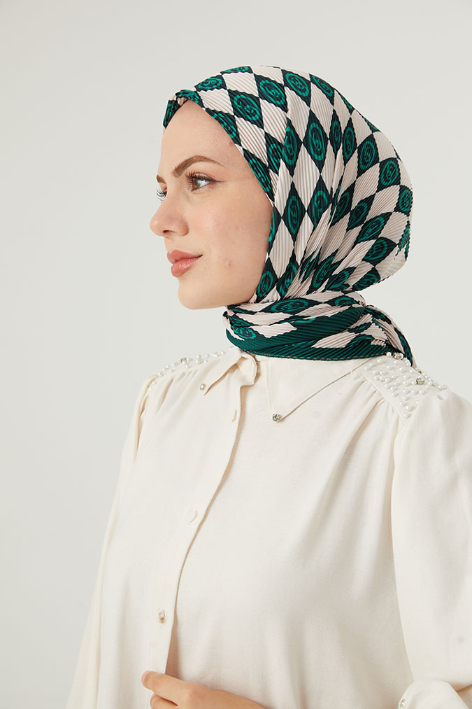 Pliseli Eşarp Model B
