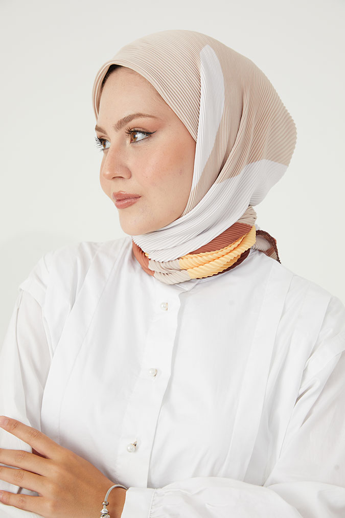 Pliseli Eşarp Model C