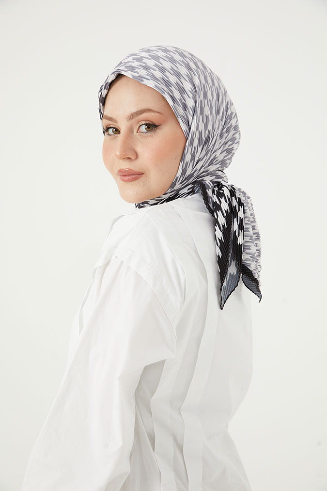 Pliseli Eşarp Model F